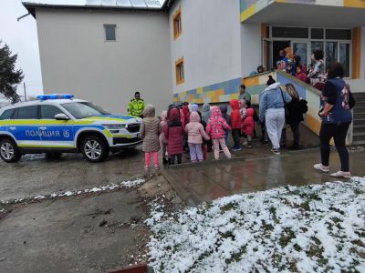 Запознаване на полицейския автомобил  2