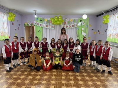 Пролетна въртележка  1