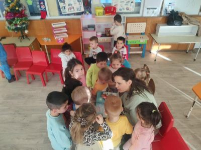 Библиотека в кошница  1