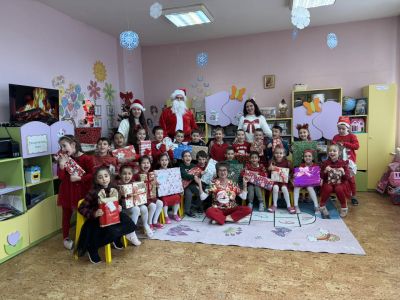 Дядо Коледа пристигна в Централна база  10