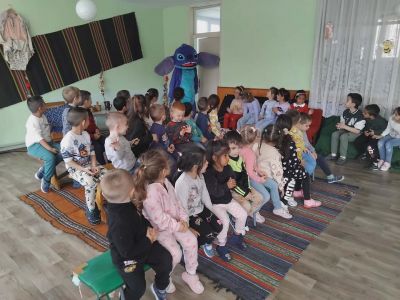 Специален гост-Стич  1