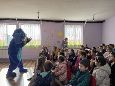 Специален гост-Стич  4