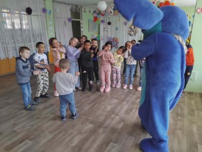 Специален гост-Стич  7