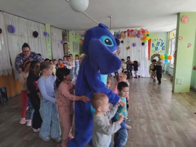 Специален гост-Стич  9