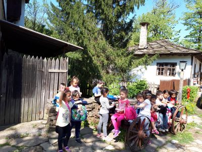 Екскурзия до архитектурен резерват Боженци 2