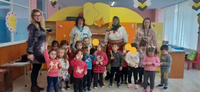 Баба Марта бързала,мартенички вързала... 2