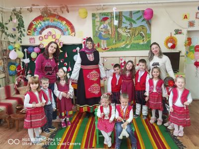 Баба Марта бързала,мартенички вързала... 4
