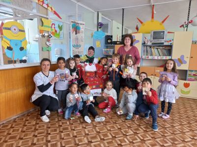 Баба Марта бързала,мартенички вързала... 5