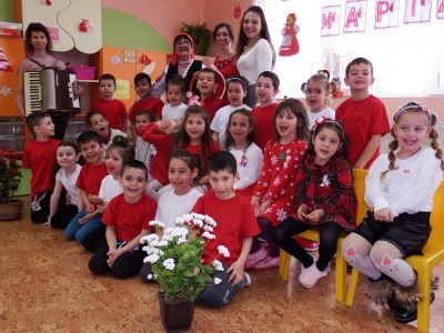 Баба Марта бързала,мартенички вързала... 6